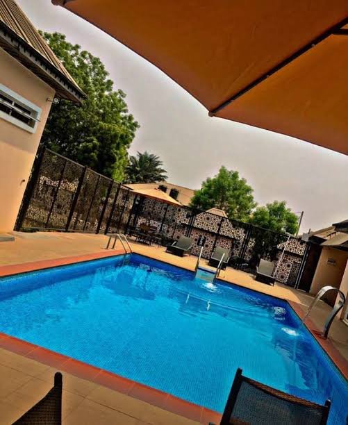 frisk-africa-bayse-one